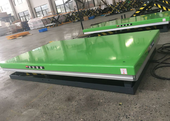 Hydraulic Pump Mobile Heavy Duty Scissor Lift Table 2000kg With Hand Control 1300x850mm