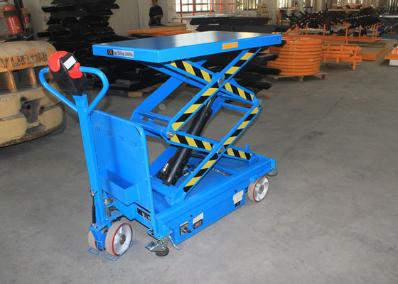 Mini Self Propelled Electric Scissor Lift Aerial Work Platform 2460lbs Maximum Height 70&quot;
