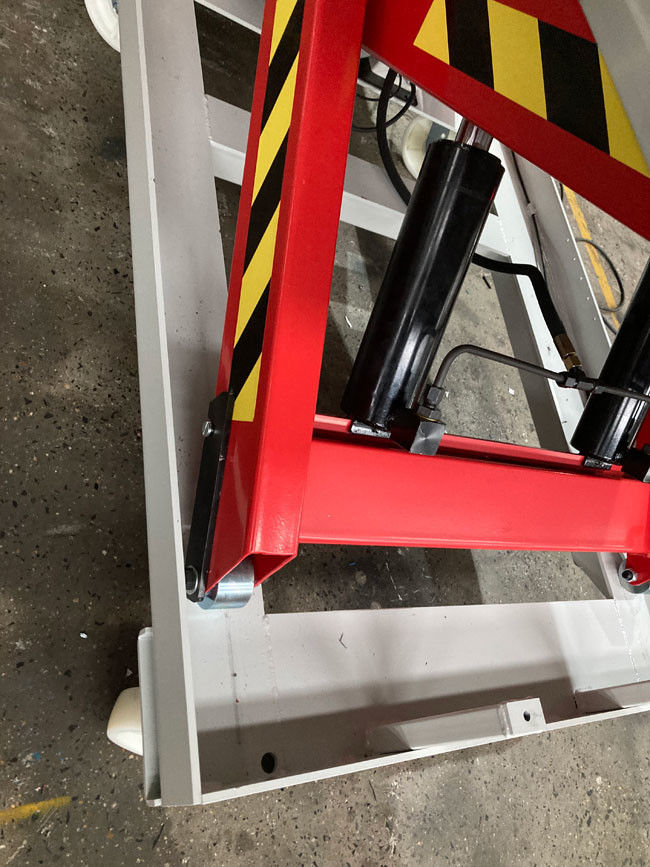 Heavy Duty Electric Mobile Scissor Lift Table With Wheels 4000kg Wireless Remote Control 2