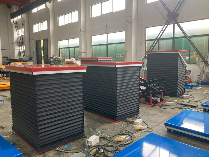 Q345B Stationary Lift Table For Manufacturing Industries Platform With Protective Cover 1